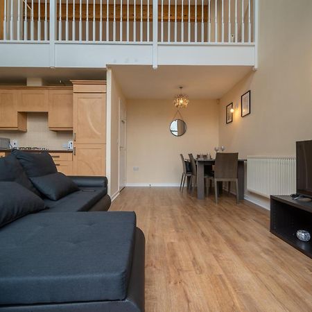 Luxury 2 Bed Apartment - Near Heathrow, Legoland, Windsor Слау Экстерьер фото