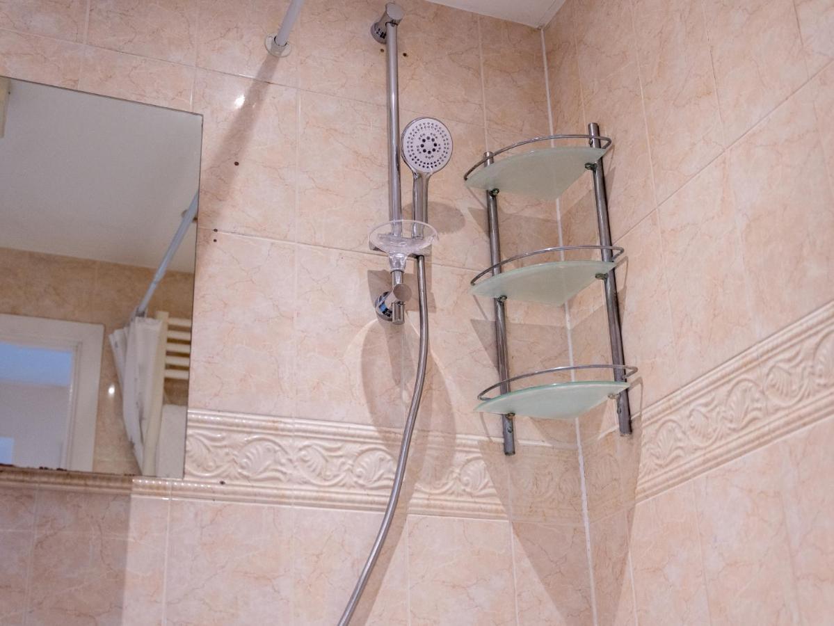 Luxury 2 Bed Apartment - Near Heathrow, Legoland, Windsor Слау Экстерьер фото
