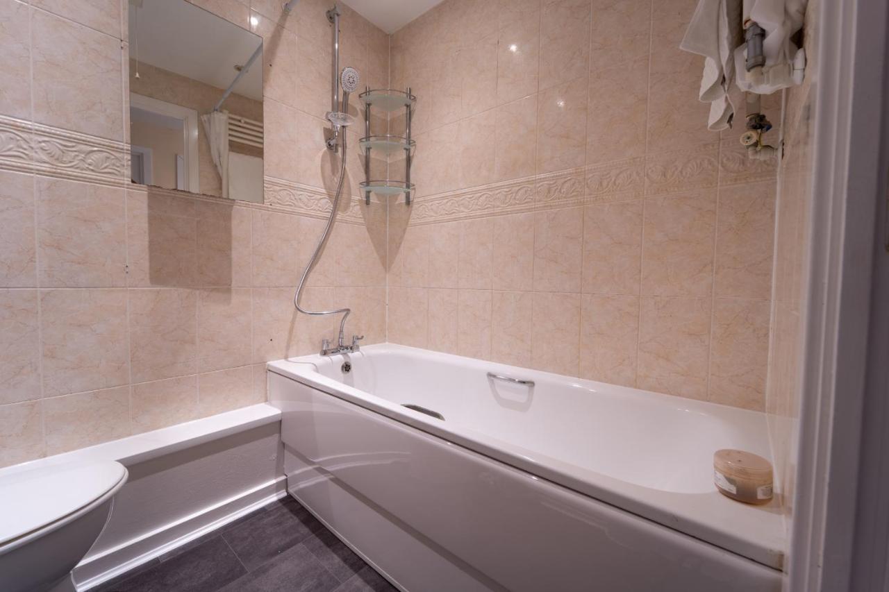 Luxury 2 Bed Apartment - Near Heathrow, Legoland, Windsor Слау Экстерьер фото