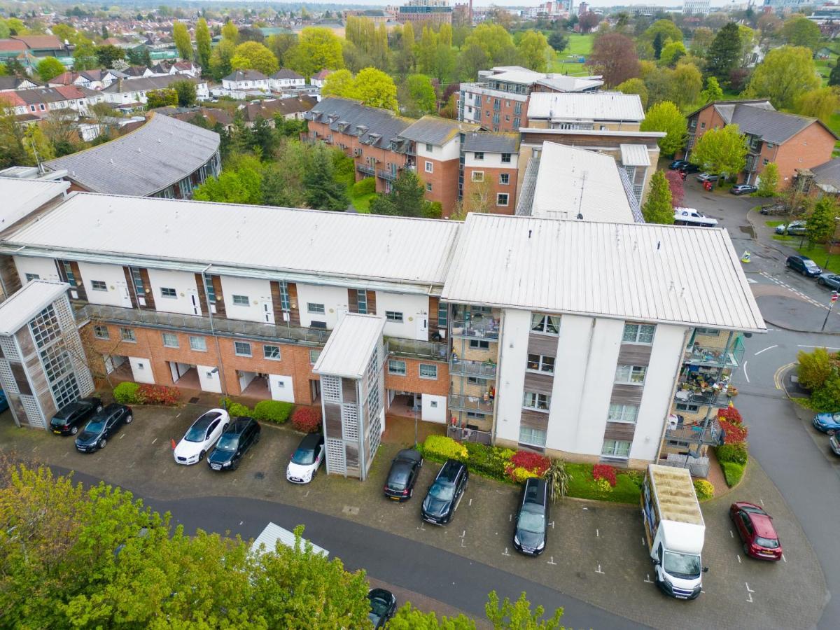 Luxury 2 Bed Apartment - Near Heathrow, Legoland, Windsor Слау Экстерьер фото