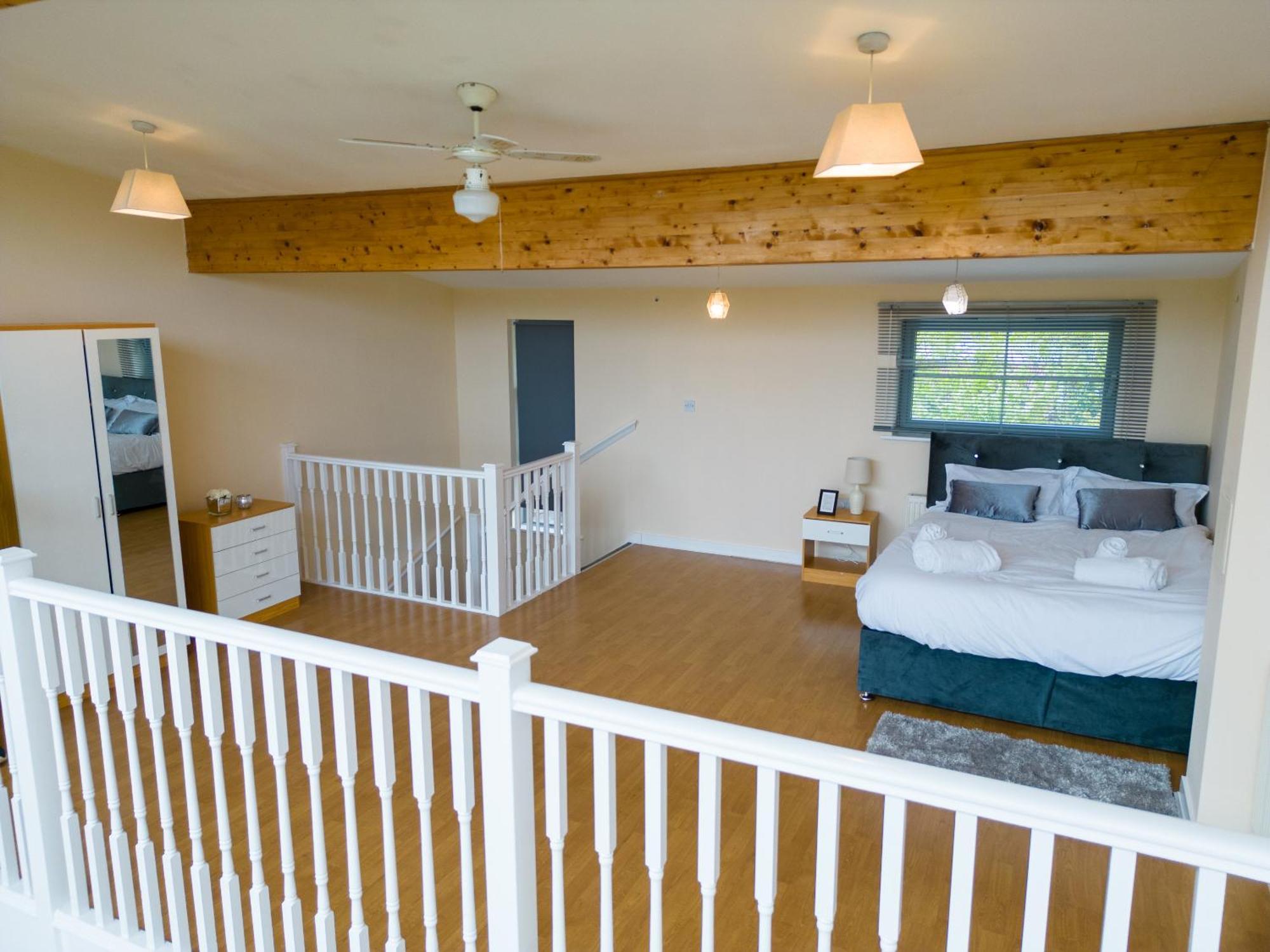 Luxury 2 Bed Apartment - Near Heathrow, Legoland, Windsor Слау Экстерьер фото