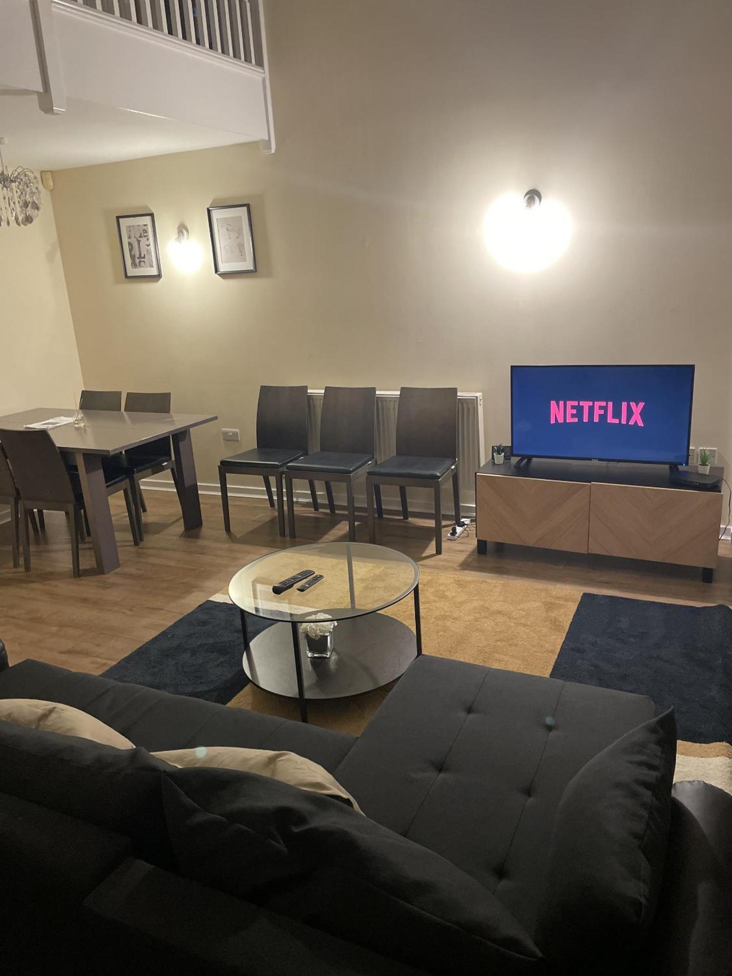 Luxury 2 Bed Apartment - Near Heathrow, Legoland, Windsor Слау Экстерьер фото